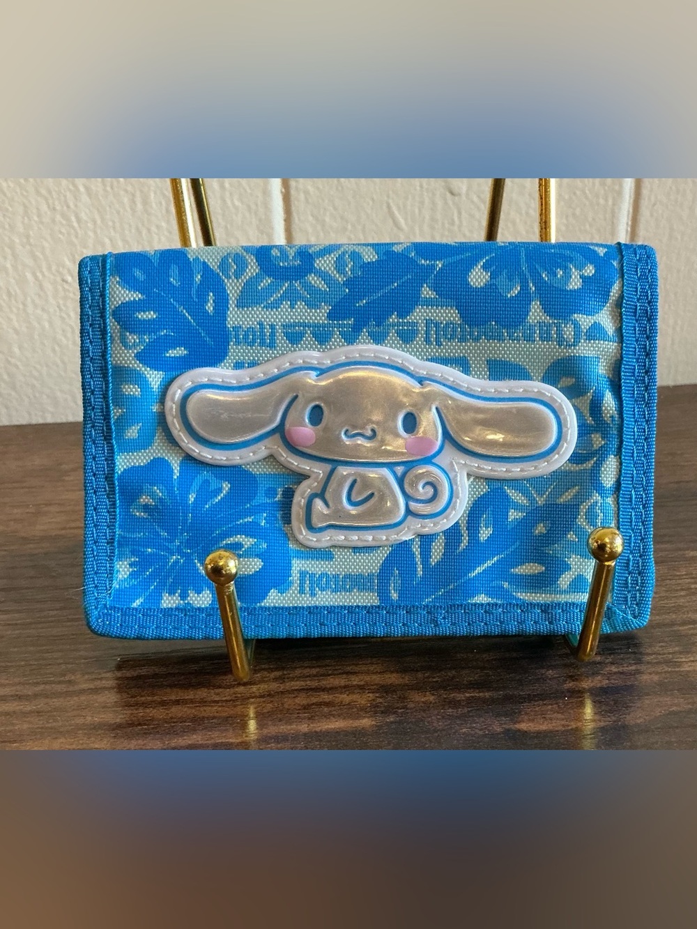 A Rare Vintage 2004 Hibiscus Hawaii Print Sanrio Trifold Cinnamoroll Blue Wallet